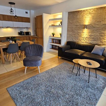 Apartament Zeta Park Deluxe อุสทรอน ภายนอก รูปภาพ